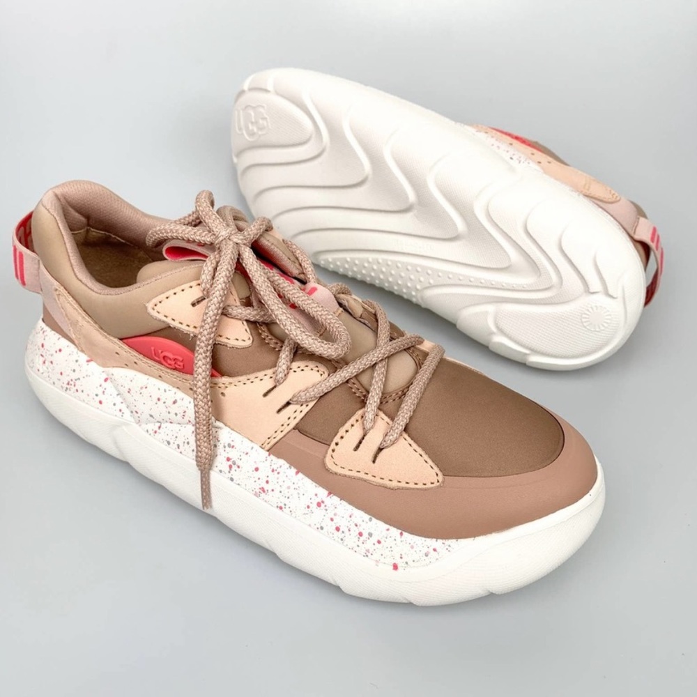 Women's UGG LA Cloud Lace Sneakers Sz 7